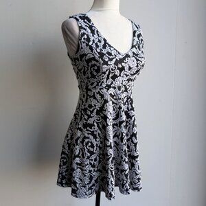 Monteau Floral Paisley Black And White Sleeveless Mini  Dress